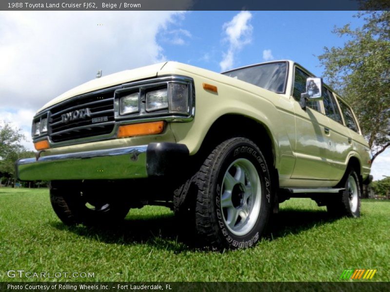 Beige / Brown 1988 Toyota Land Cruiser FJ62