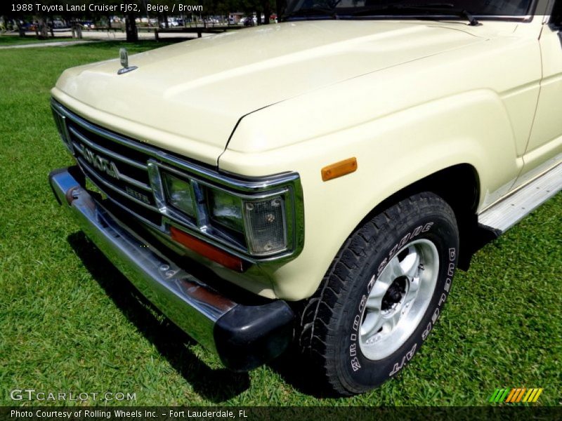 Beige / Brown 1988 Toyota Land Cruiser FJ62
