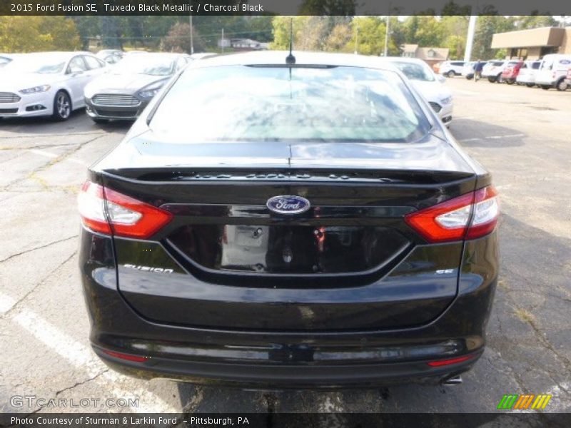 Tuxedo Black Metallic / Charcoal Black 2015 Ford Fusion SE