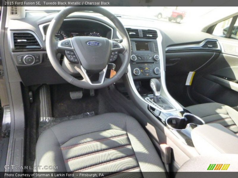 Tuxedo Black Metallic / Charcoal Black 2015 Ford Fusion SE
