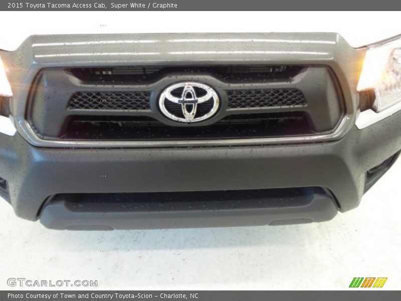 Super White / Graphite 2015 Toyota Tacoma Access Cab