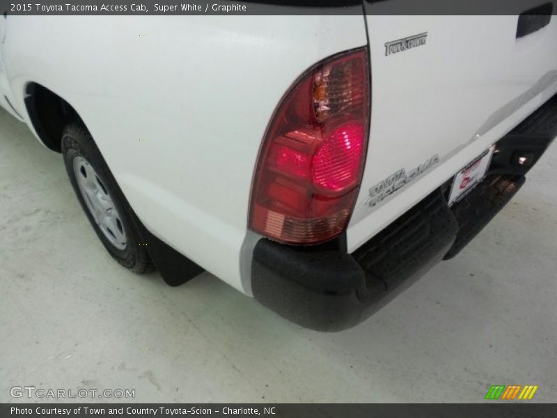 Super White / Graphite 2015 Toyota Tacoma Access Cab