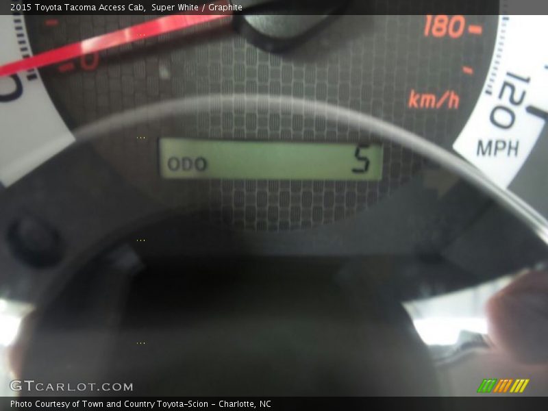 Super White / Graphite 2015 Toyota Tacoma Access Cab
