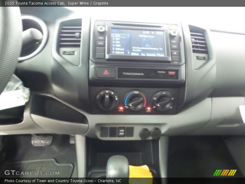 Super White / Graphite 2015 Toyota Tacoma Access Cab