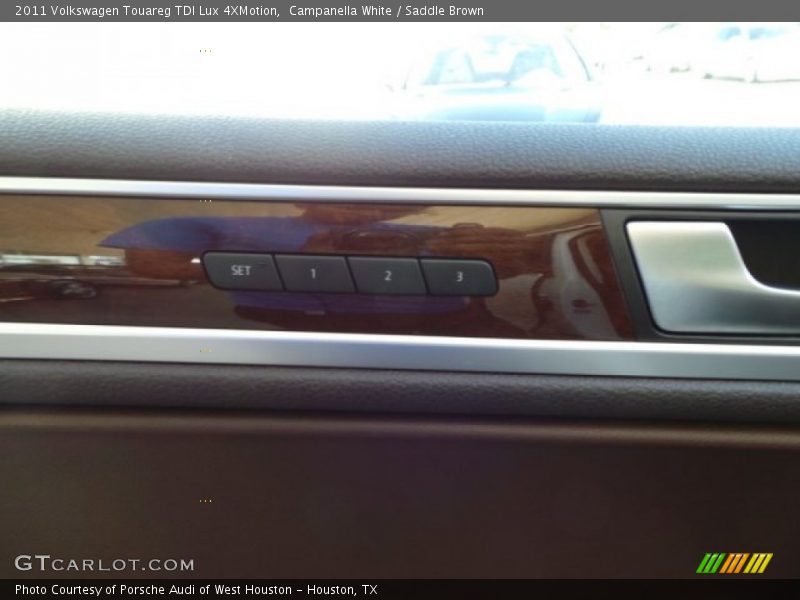 Campanella White / Saddle Brown 2011 Volkswagen Touareg TDI Lux 4XMotion