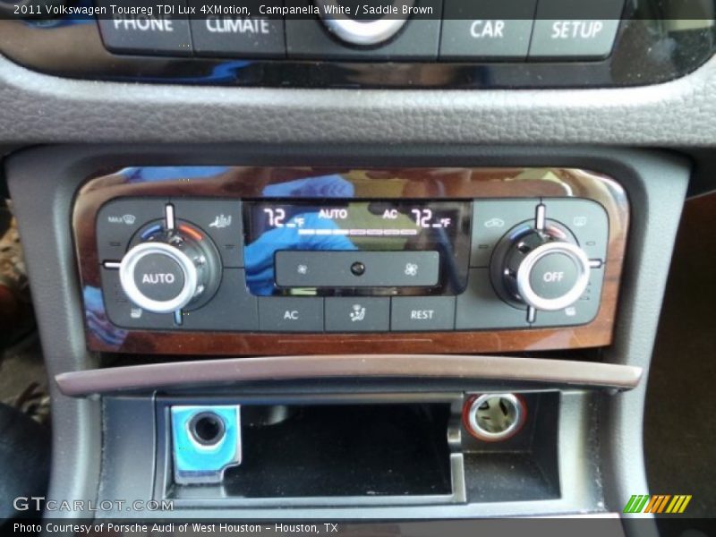 Campanella White / Saddle Brown 2011 Volkswagen Touareg TDI Lux 4XMotion