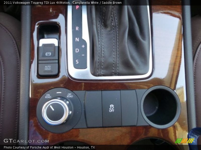Campanella White / Saddle Brown 2011 Volkswagen Touareg TDI Lux 4XMotion