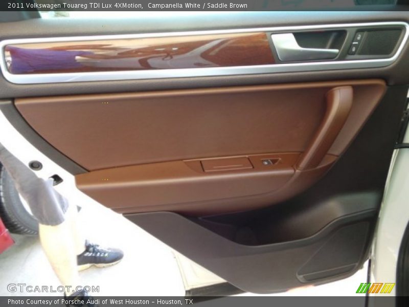 Campanella White / Saddle Brown 2011 Volkswagen Touareg TDI Lux 4XMotion