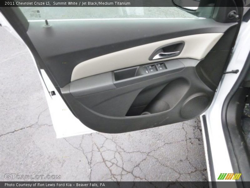 Summit White / Jet Black/Medium Titanium 2011 Chevrolet Cruze LS