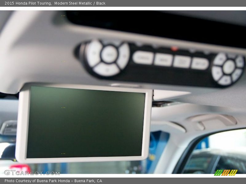 Modern Steel Metallic / Black 2015 Honda Pilot Touring