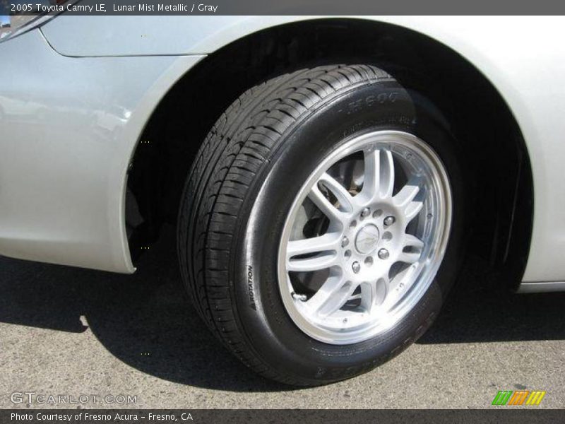 Lunar Mist Metallic / Gray 2005 Toyota Camry LE