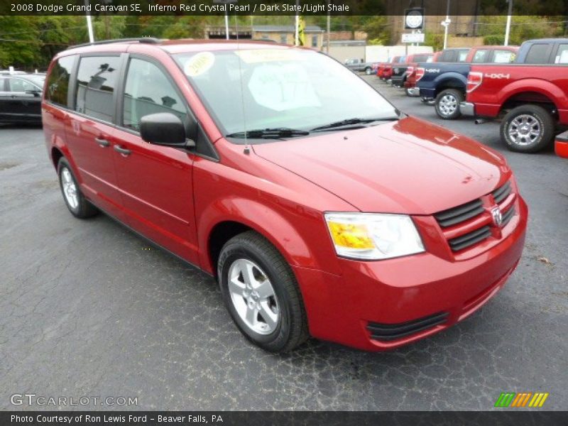 Front 3/4 View of 2008 Grand Caravan SE