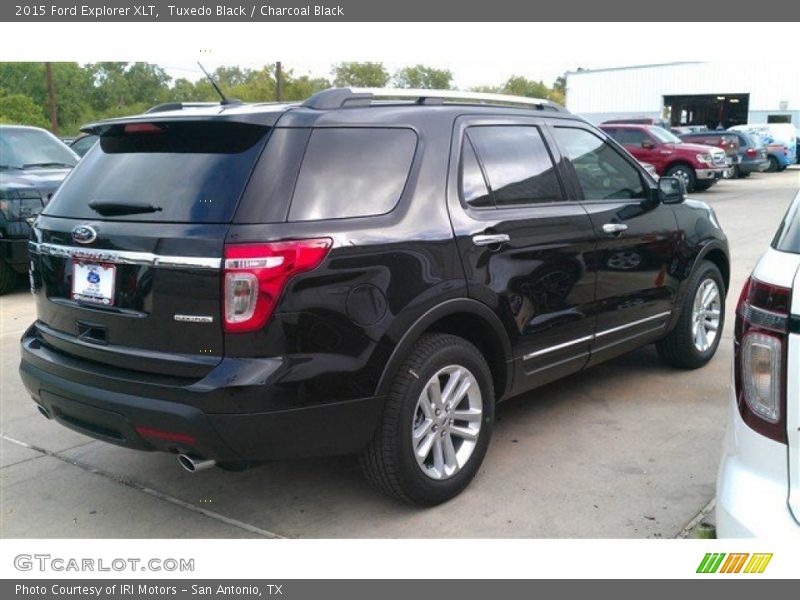 Tuxedo Black / Charcoal Black 2015 Ford Explorer XLT