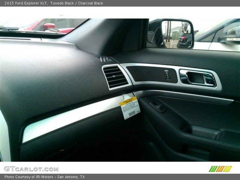 Tuxedo Black / Charcoal Black 2015 Ford Explorer XLT
