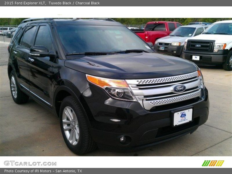 Tuxedo Black / Charcoal Black 2015 Ford Explorer XLT