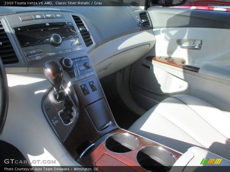 Classic Silver Metallic / Gray 2009 Toyota Venza V6 AWD