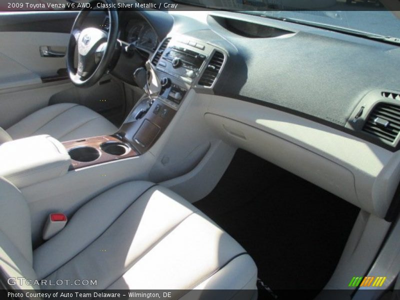 Classic Silver Metallic / Gray 2009 Toyota Venza V6 AWD