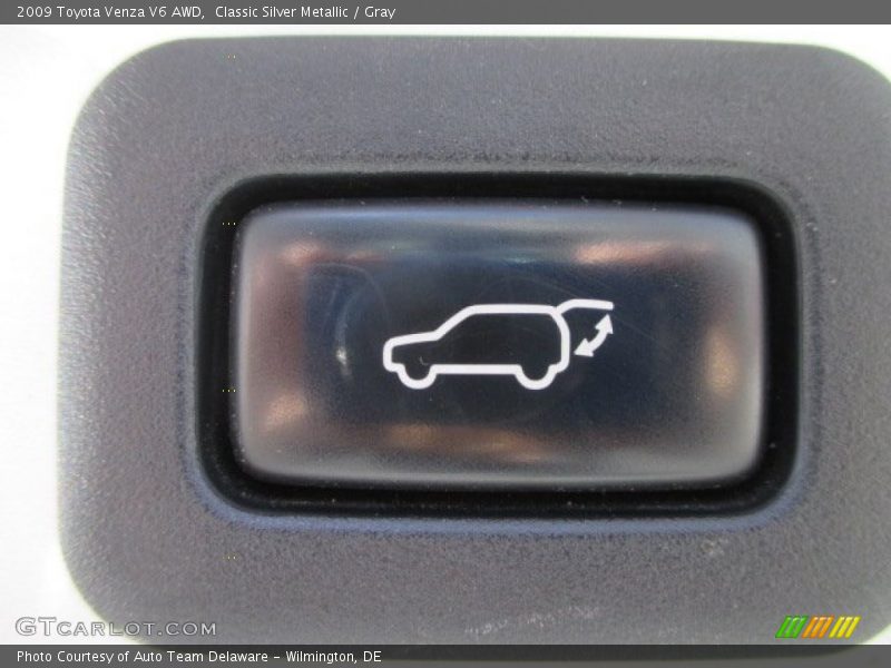 Classic Silver Metallic / Gray 2009 Toyota Venza V6 AWD