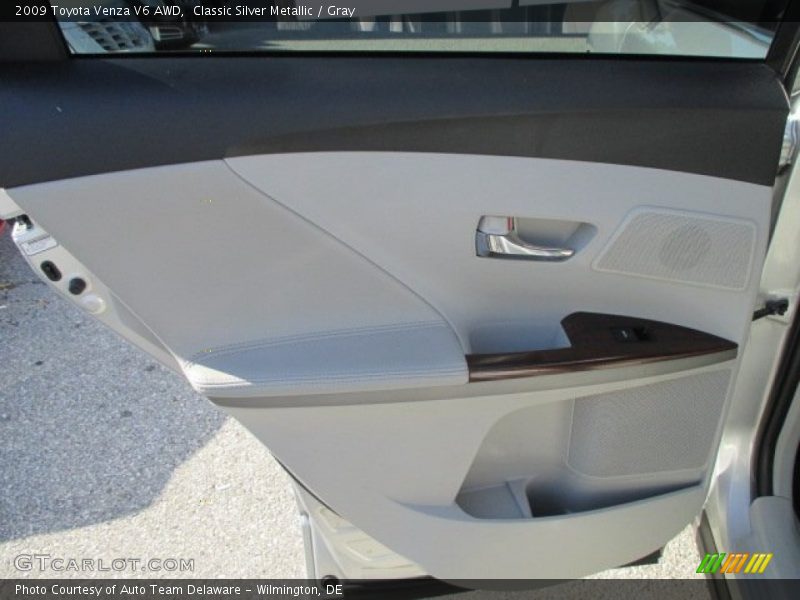 Classic Silver Metallic / Gray 2009 Toyota Venza V6 AWD