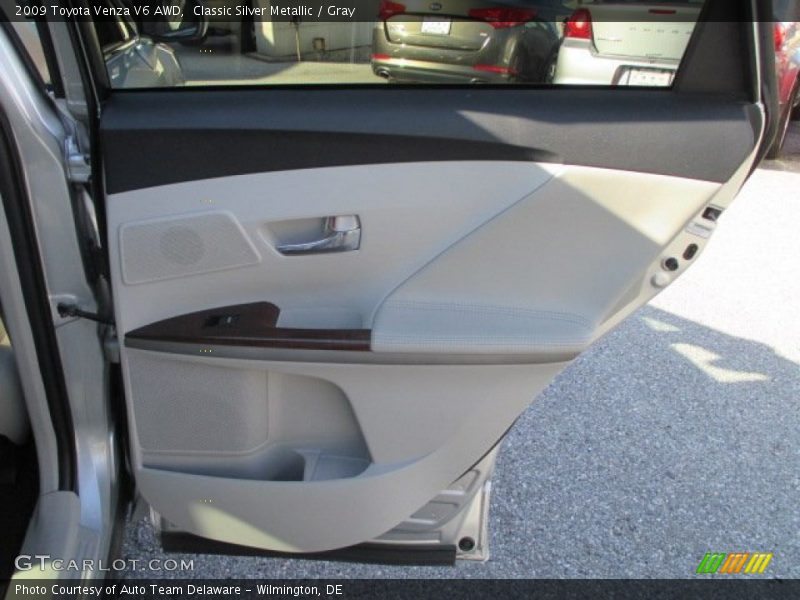 Classic Silver Metallic / Gray 2009 Toyota Venza V6 AWD