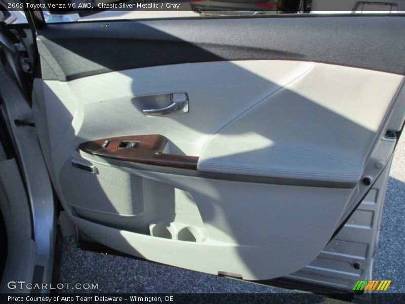 Classic Silver Metallic / Gray 2009 Toyota Venza V6 AWD