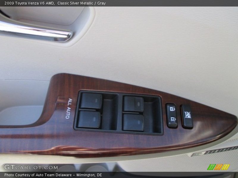 Classic Silver Metallic / Gray 2009 Toyota Venza V6 AWD