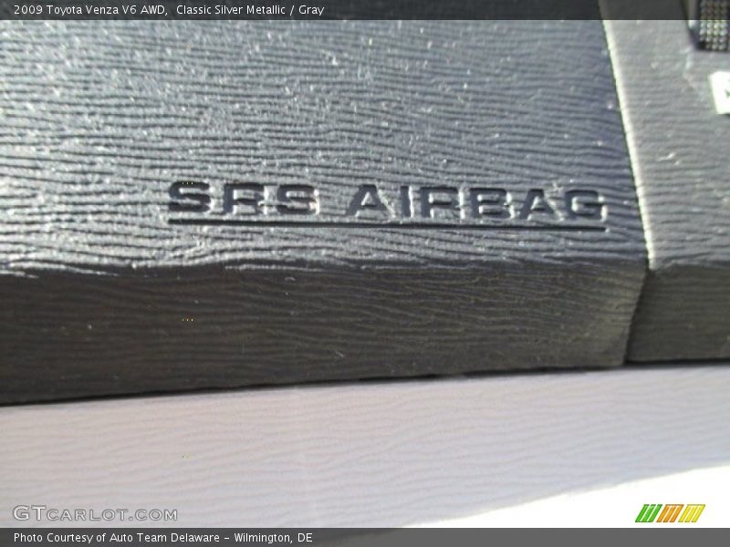 Classic Silver Metallic / Gray 2009 Toyota Venza V6 AWD