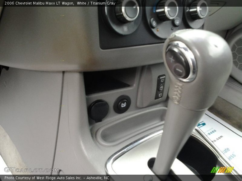 White / Titanium Gray 2006 Chevrolet Malibu Maxx LT Wagon