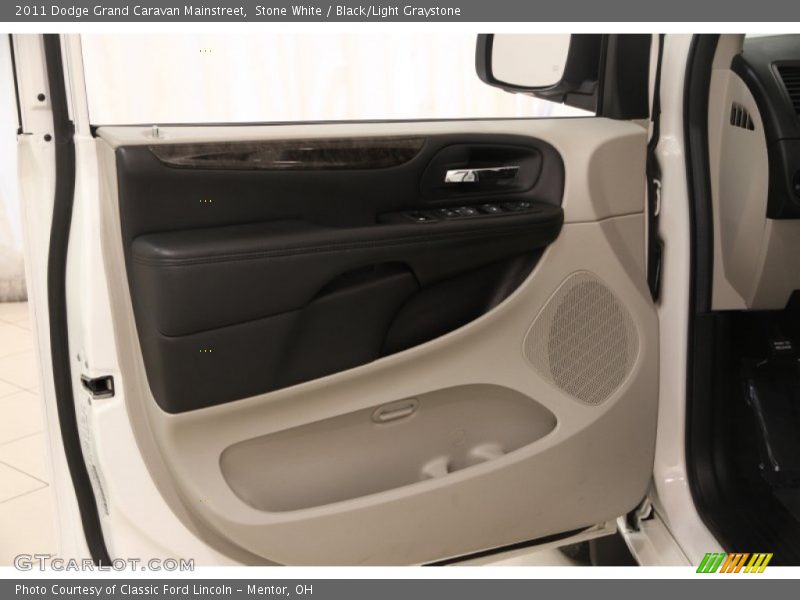 Stone White / Black/Light Graystone 2011 Dodge Grand Caravan Mainstreet
