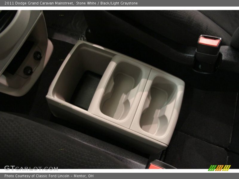 Stone White / Black/Light Graystone 2011 Dodge Grand Caravan Mainstreet