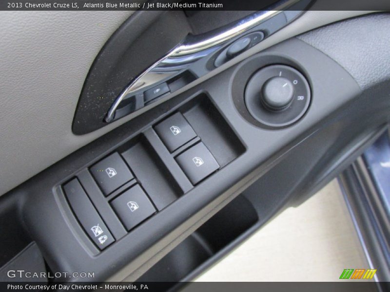 Atlantis Blue Metallic / Jet Black/Medium Titanium 2013 Chevrolet Cruze LS