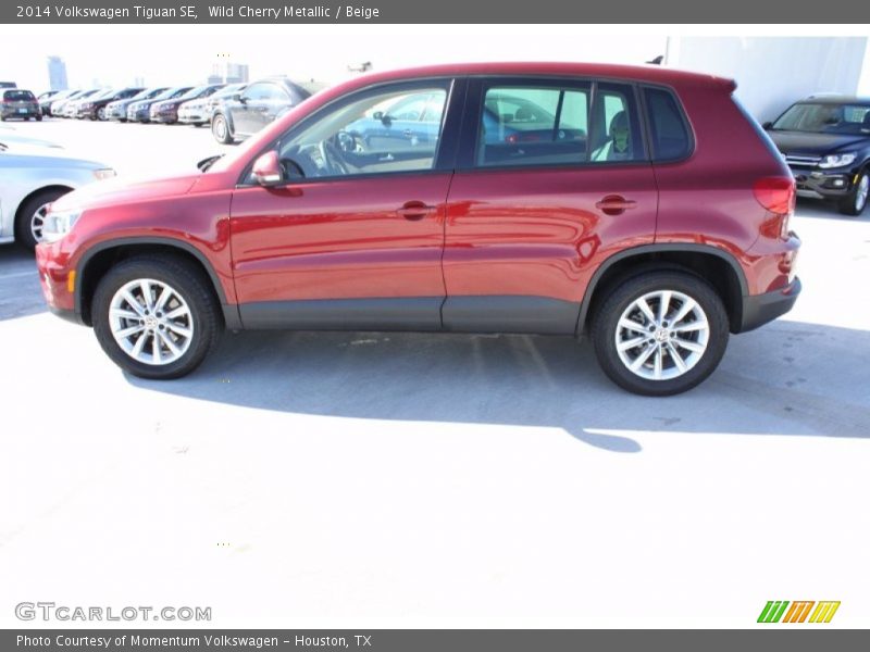 Wild Cherry Metallic / Beige 2014 Volkswagen Tiguan SE