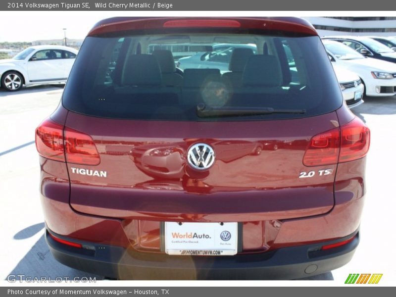 Wild Cherry Metallic / Beige 2014 Volkswagen Tiguan SE