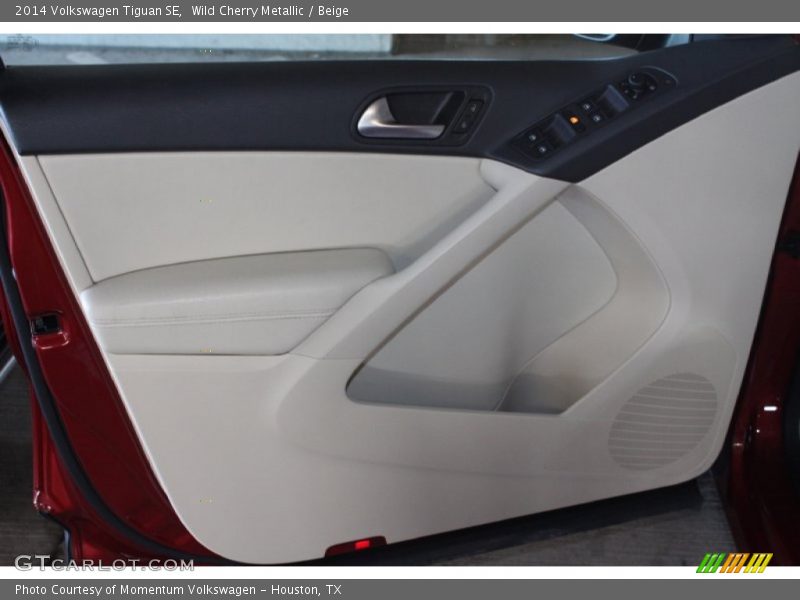 Wild Cherry Metallic / Beige 2014 Volkswagen Tiguan SE