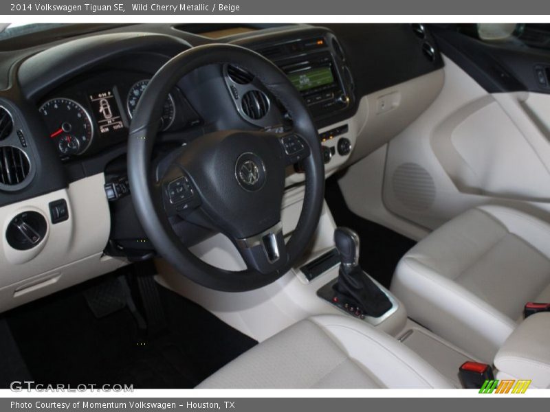 Wild Cherry Metallic / Beige 2014 Volkswagen Tiguan SE