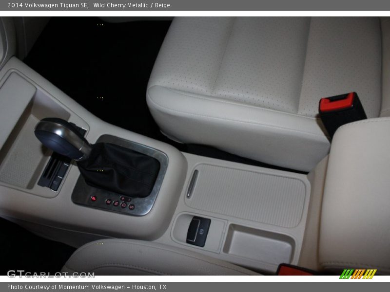 Wild Cherry Metallic / Beige 2014 Volkswagen Tiguan SE