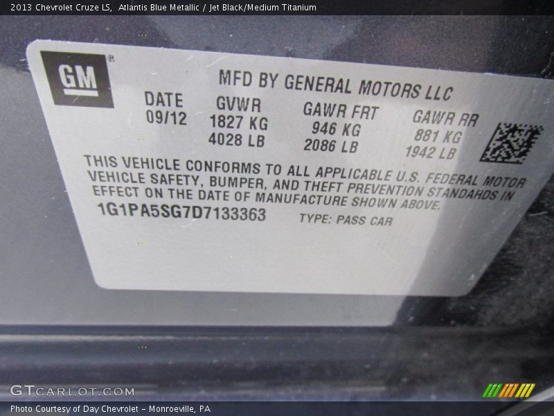 Atlantis Blue Metallic / Jet Black/Medium Titanium 2013 Chevrolet Cruze LS