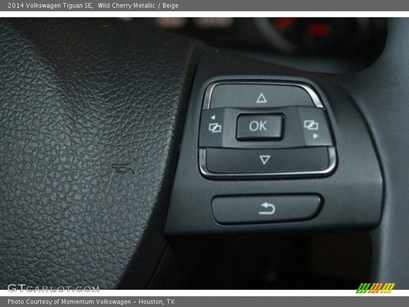 Wild Cherry Metallic / Beige 2014 Volkswagen Tiguan SE