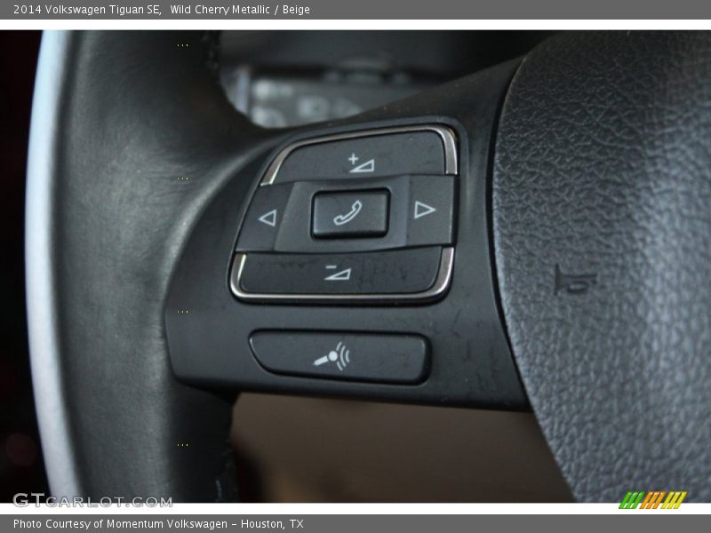 Wild Cherry Metallic / Beige 2014 Volkswagen Tiguan SE