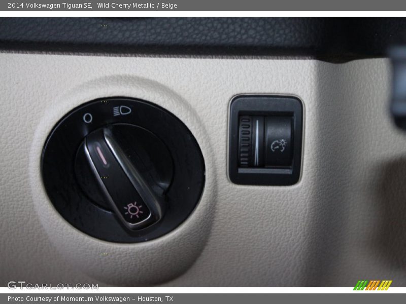 Wild Cherry Metallic / Beige 2014 Volkswagen Tiguan SE