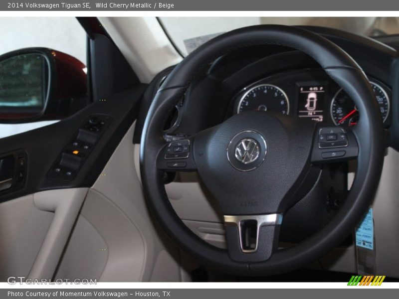 Wild Cherry Metallic / Beige 2014 Volkswagen Tiguan SE