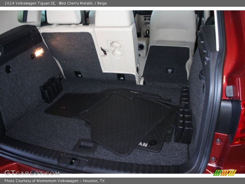 Wild Cherry Metallic / Beige 2014 Volkswagen Tiguan SE