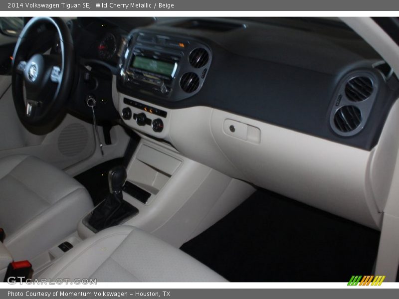 Wild Cherry Metallic / Beige 2014 Volkswagen Tiguan SE
