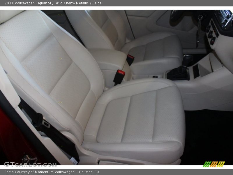 Wild Cherry Metallic / Beige 2014 Volkswagen Tiguan SE