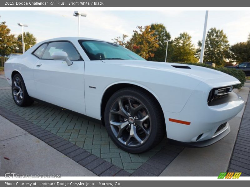 Front 3/4 View of 2015 Challenger R/T Plus