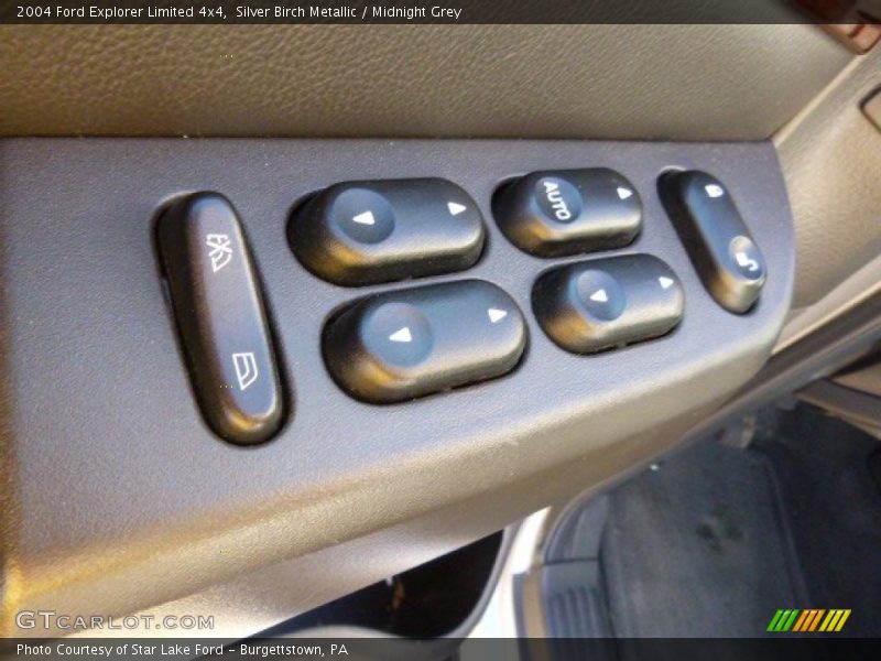 Silver Birch Metallic / Midnight Grey 2004 Ford Explorer Limited 4x4