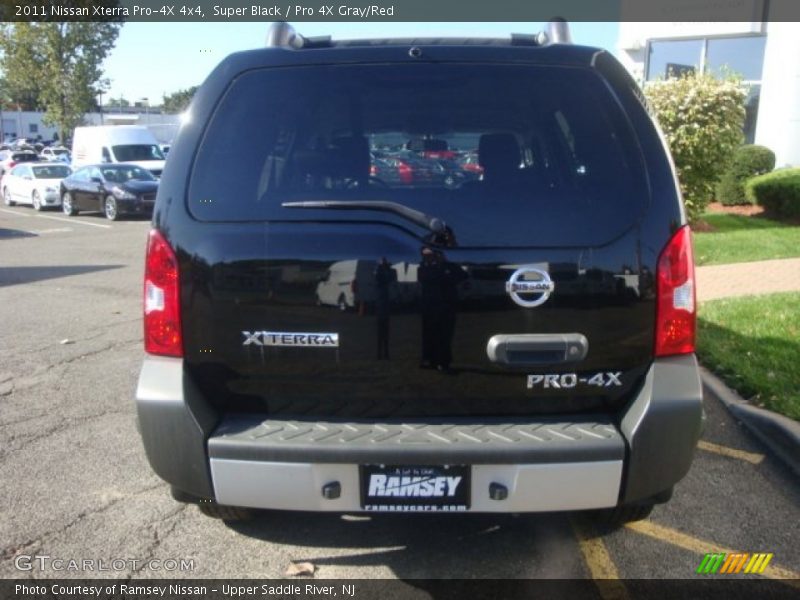 Super Black / Pro 4X Gray/Red 2011 Nissan Xterra Pro-4X 4x4