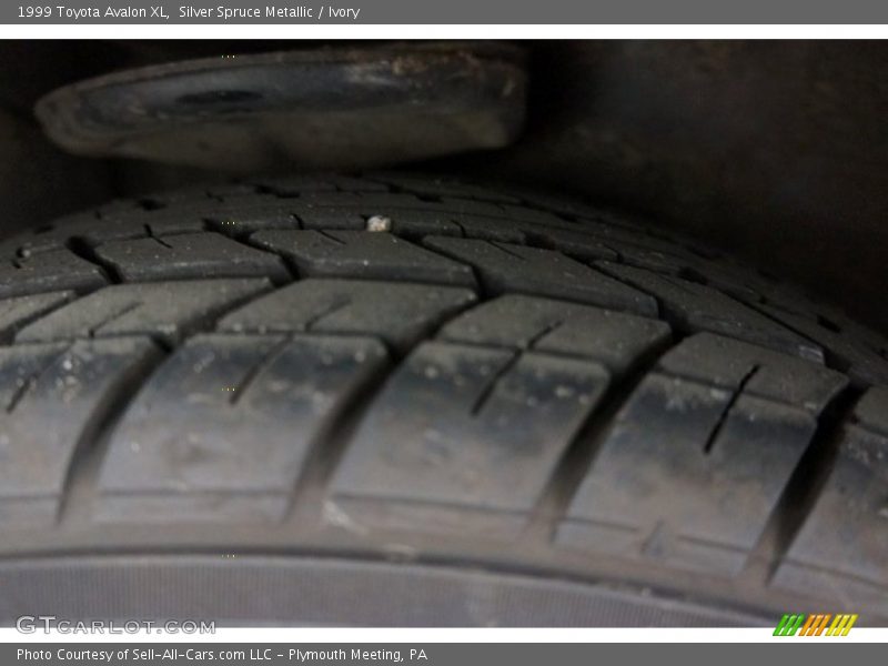 Silver Spruce Metallic / Ivory 1999 Toyota Avalon XL