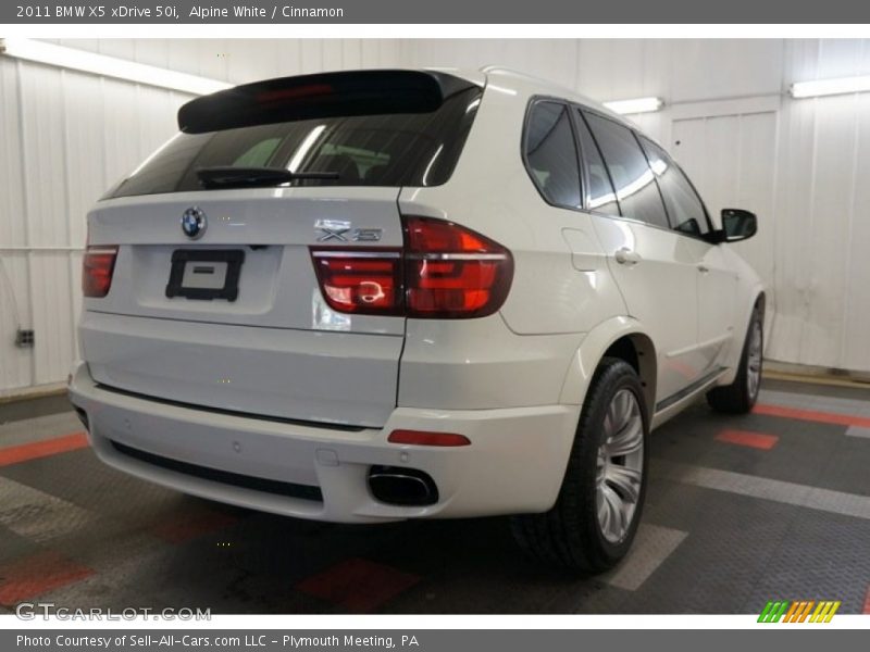 Alpine White / Cinnamon 2011 BMW X5 xDrive 50i