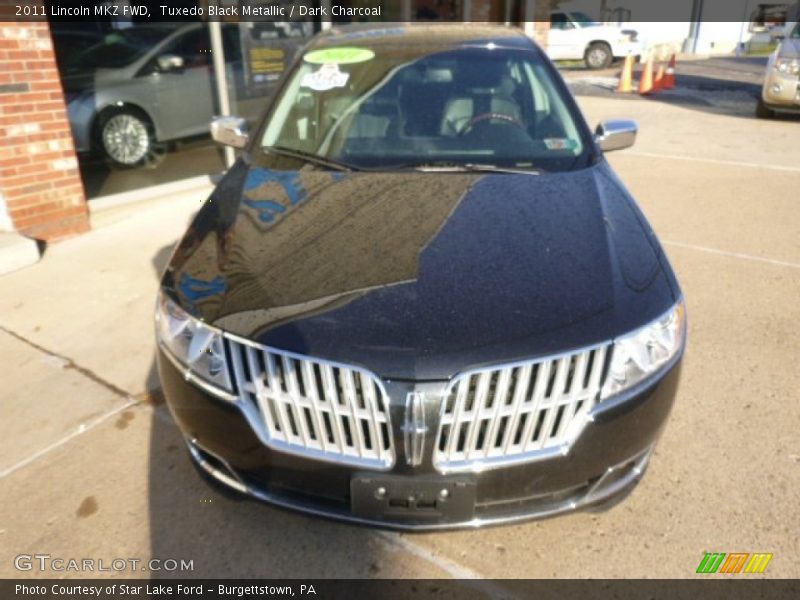 Tuxedo Black Metallic / Dark Charcoal 2011 Lincoln MKZ FWD
